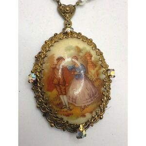 Vintage Courting Couple Necklace Unsigned Western Germany Gold Tone 25"‎
